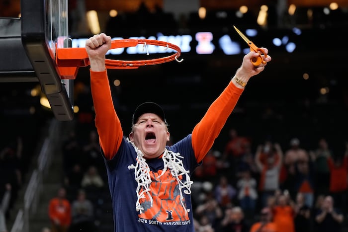 Illinois powers its way to its first Final Four in 21 years, beating Iowa 71-59