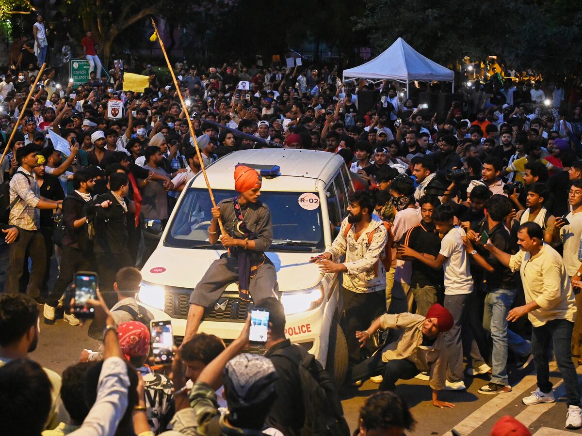 Image linked from the original feed: India protest movement holds capital sit-in as police crack down on demonstrators
