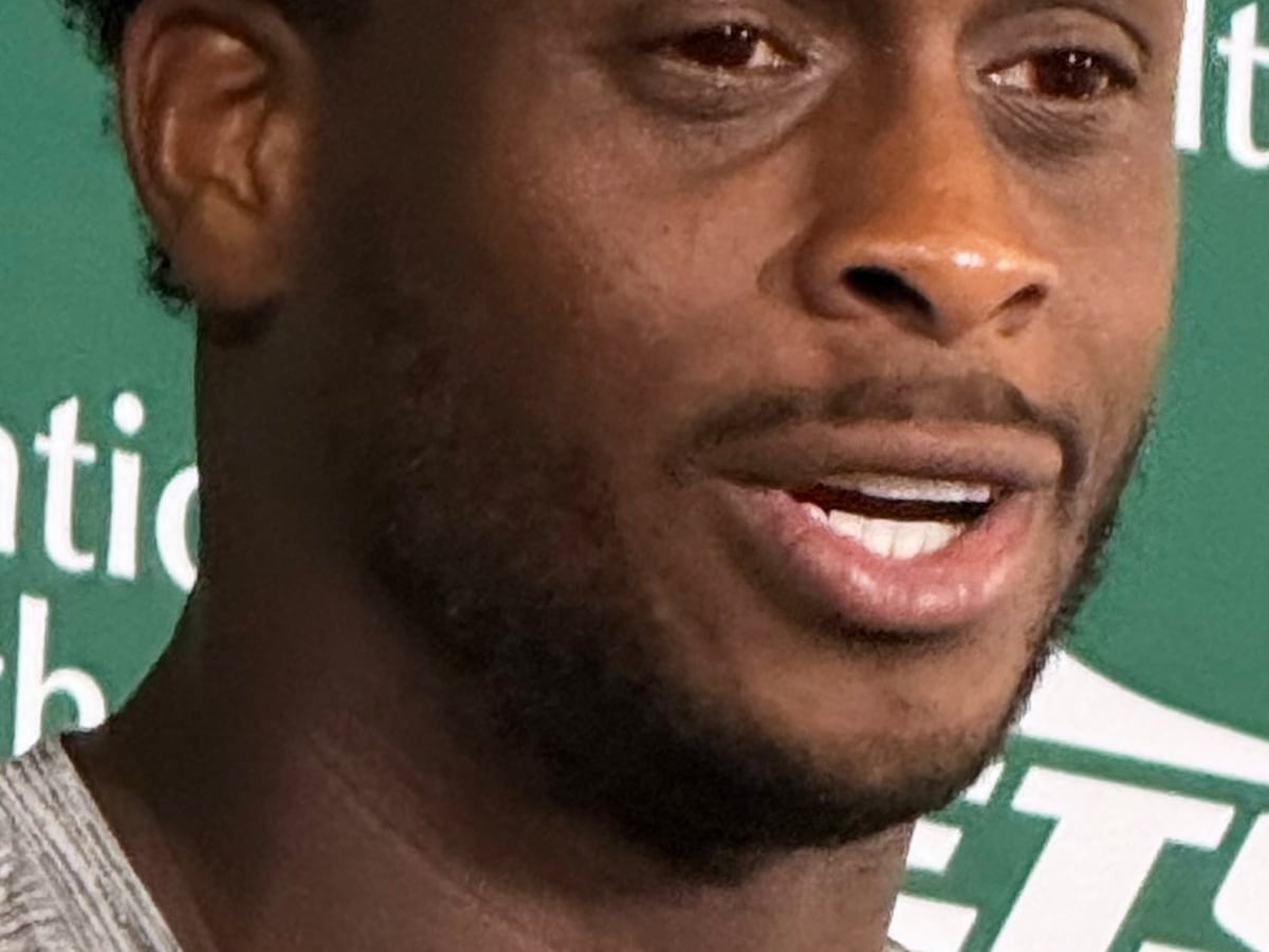 Image linked from the original feed: Geno Smith’s red, sun glare-tackling contacts are a sight to see at Jets camp