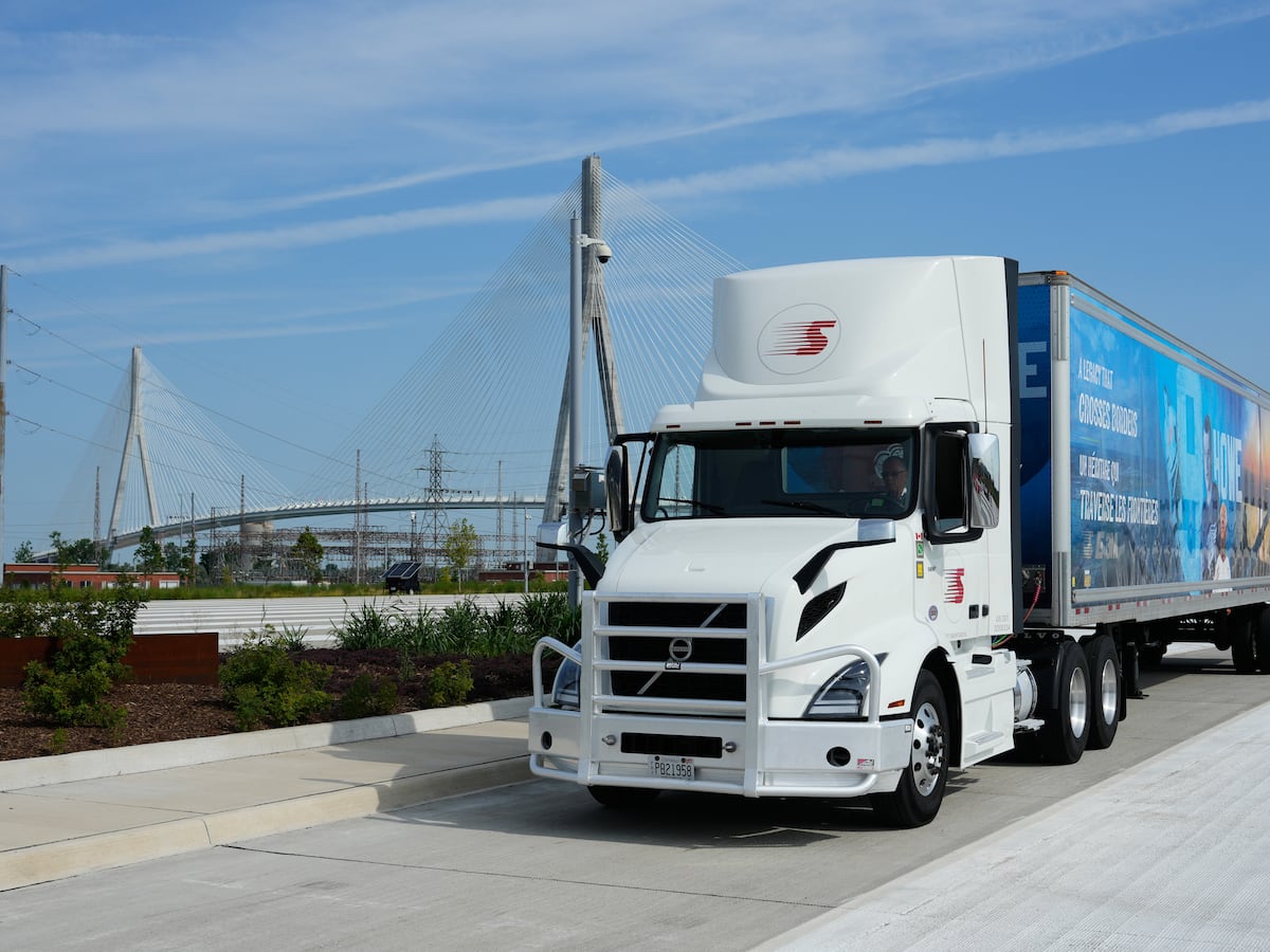 Image linked from the original feed: Traffic to start flowing Monday across new bridge between Canada and US