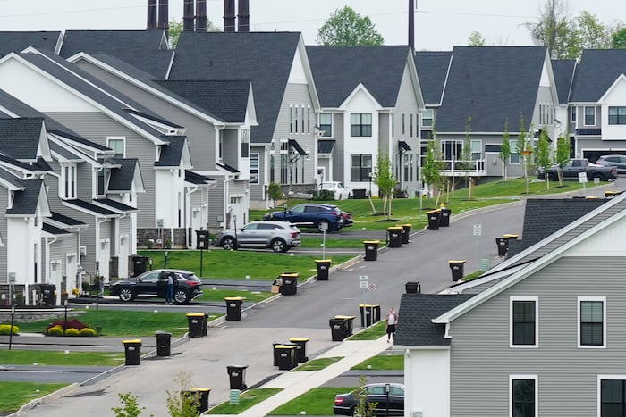 U.S. Existing Home Sales Hit 10-Year Low in August Amid High Prices
