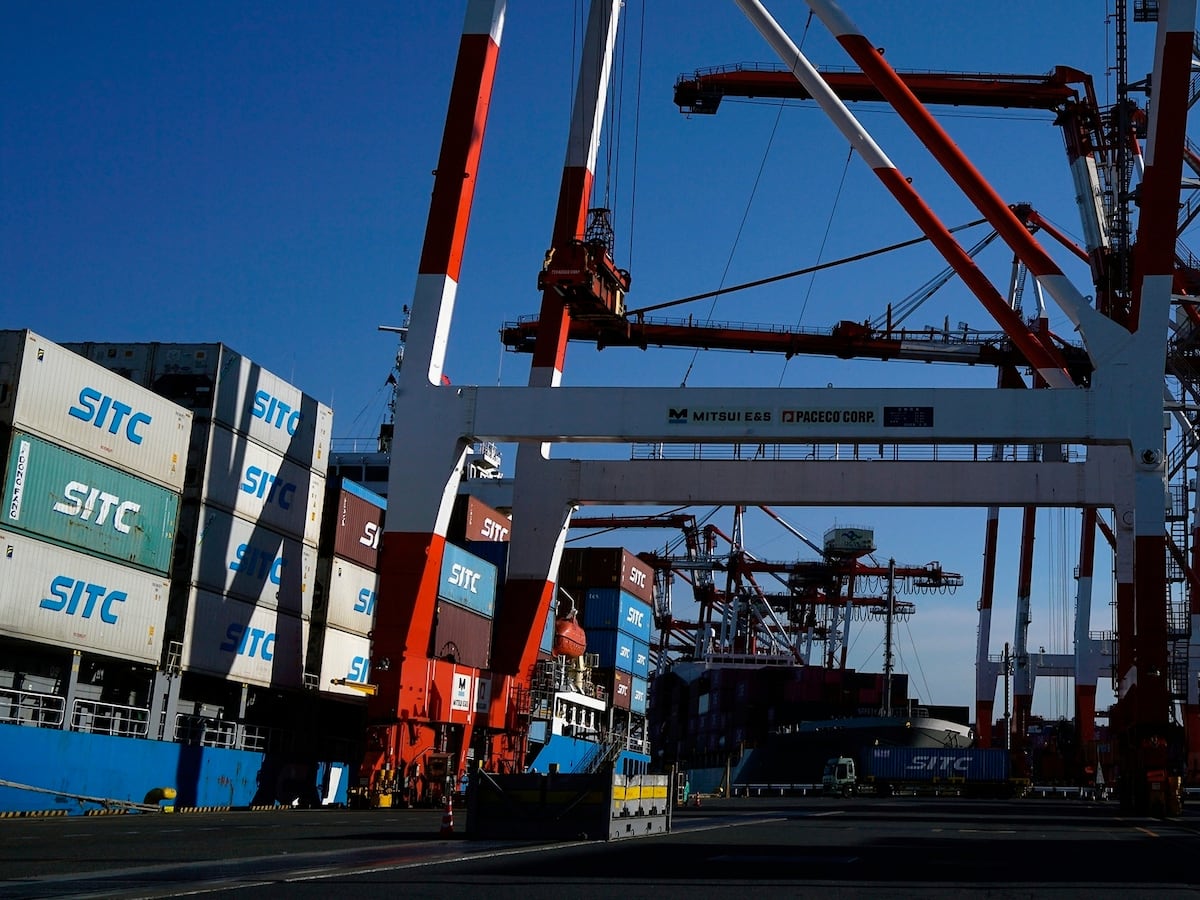 Japan Posts Trade Deficit in First Fiscal Half as Oil Import Costs Rise