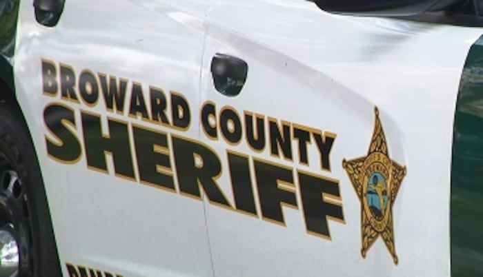 Suspect in custody after shots fired in Deerfield Beach armed robbery attempt, deputies say