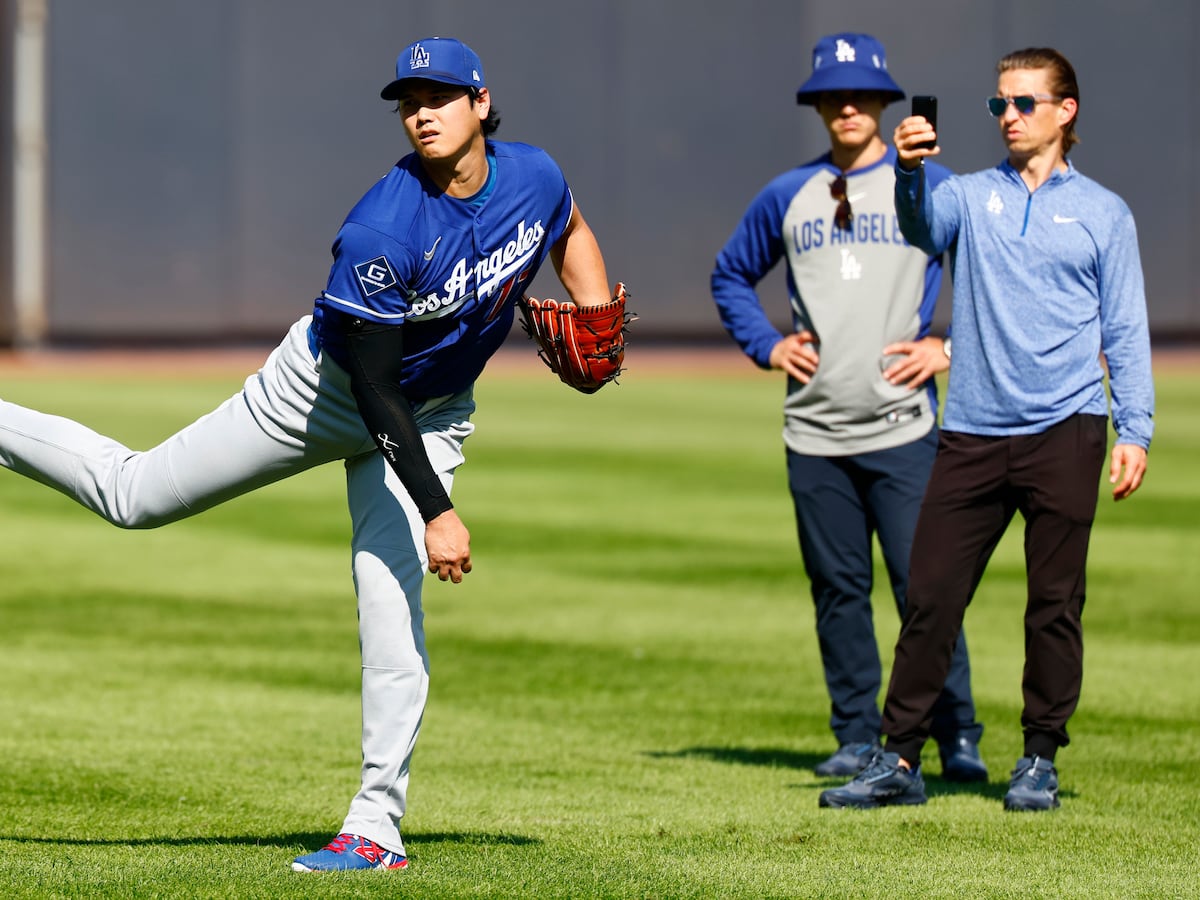 Image linked from the original feed: Shohei Ohtani skips bullpen session and won't throw off mound until irritated left knee feels 100%