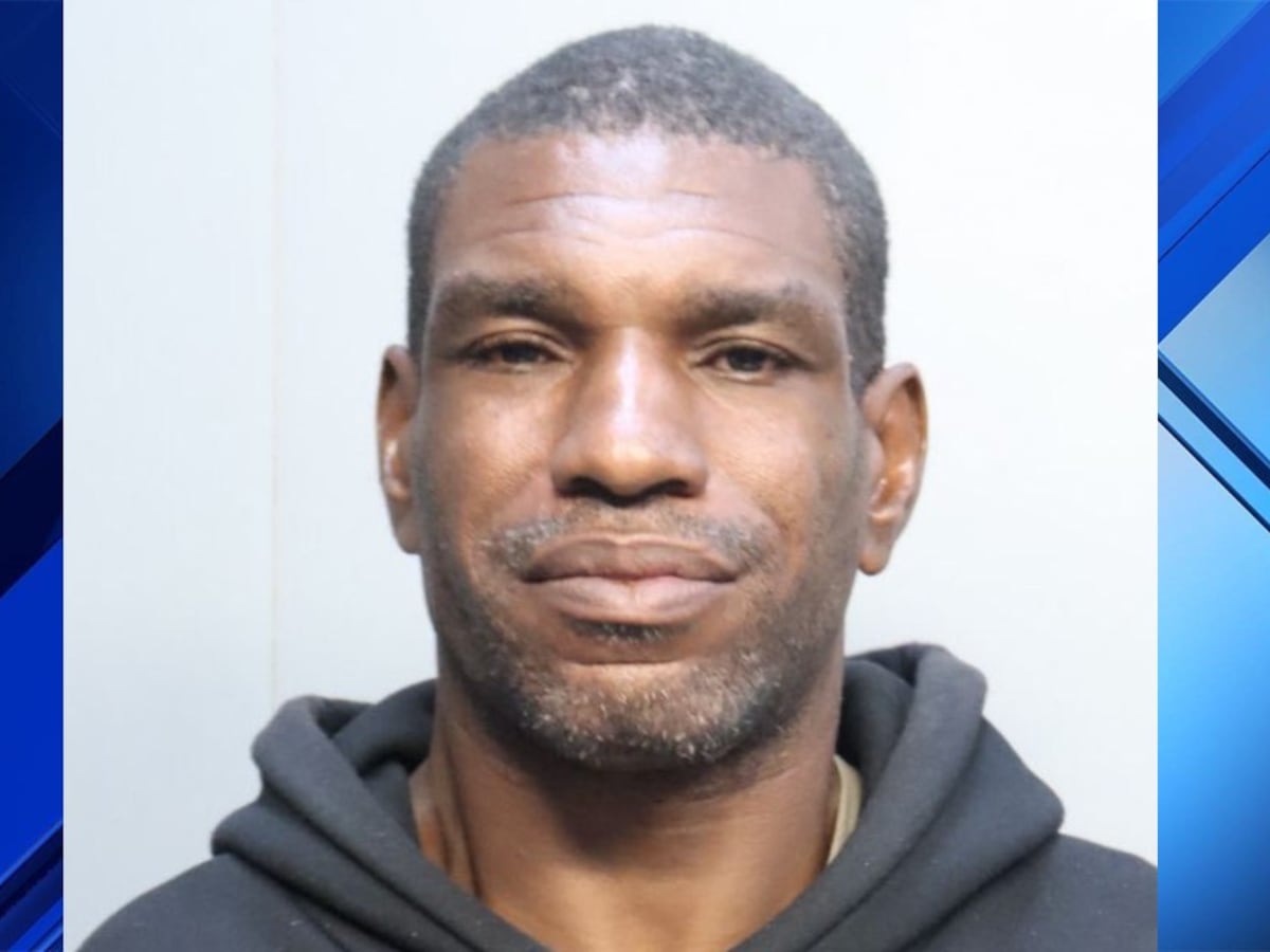 Image linked from the original feed: Acusan a hombre de atacar al azar a mujer y causarle lesiones faciales en La Pequeña Habana
