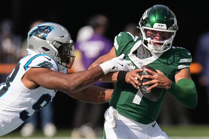 Jets' Justin Fields Replaces Injured Tyrod Taylor Against Bengals