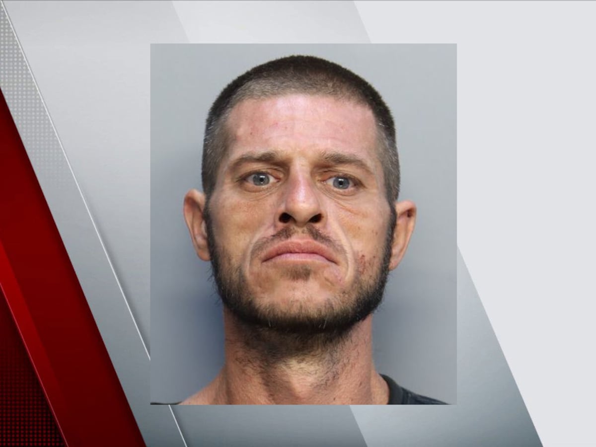 Image linked from the original feed: “Sí, ese soy yo”: hombre presuntamente dice eso después de que agente le mostró video de crimen en Miami-Dade