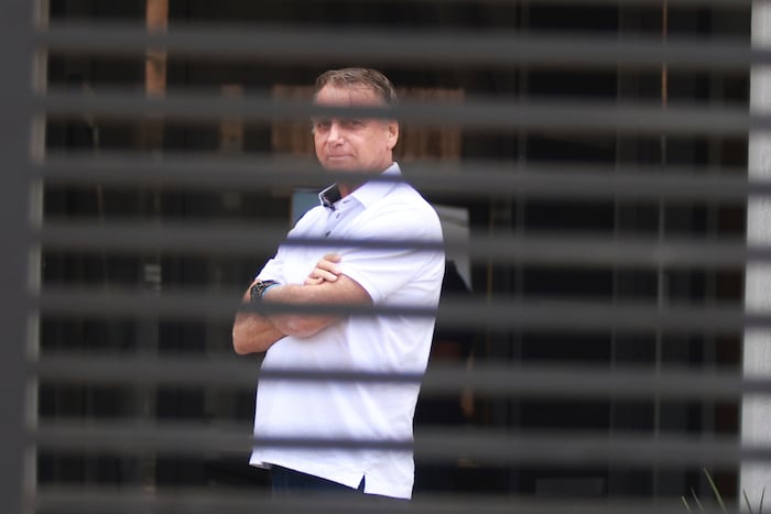 El expresidente de Brasil Jair Bolsonaro pide arresto domiciliario por problemas de salud – WPLG Local 10