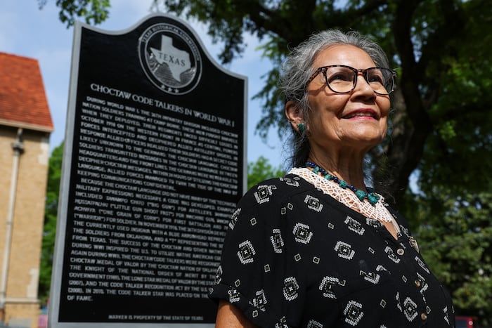 Descendants of Choctaw code talkers gather in Fort Worth for historical marker unveiling