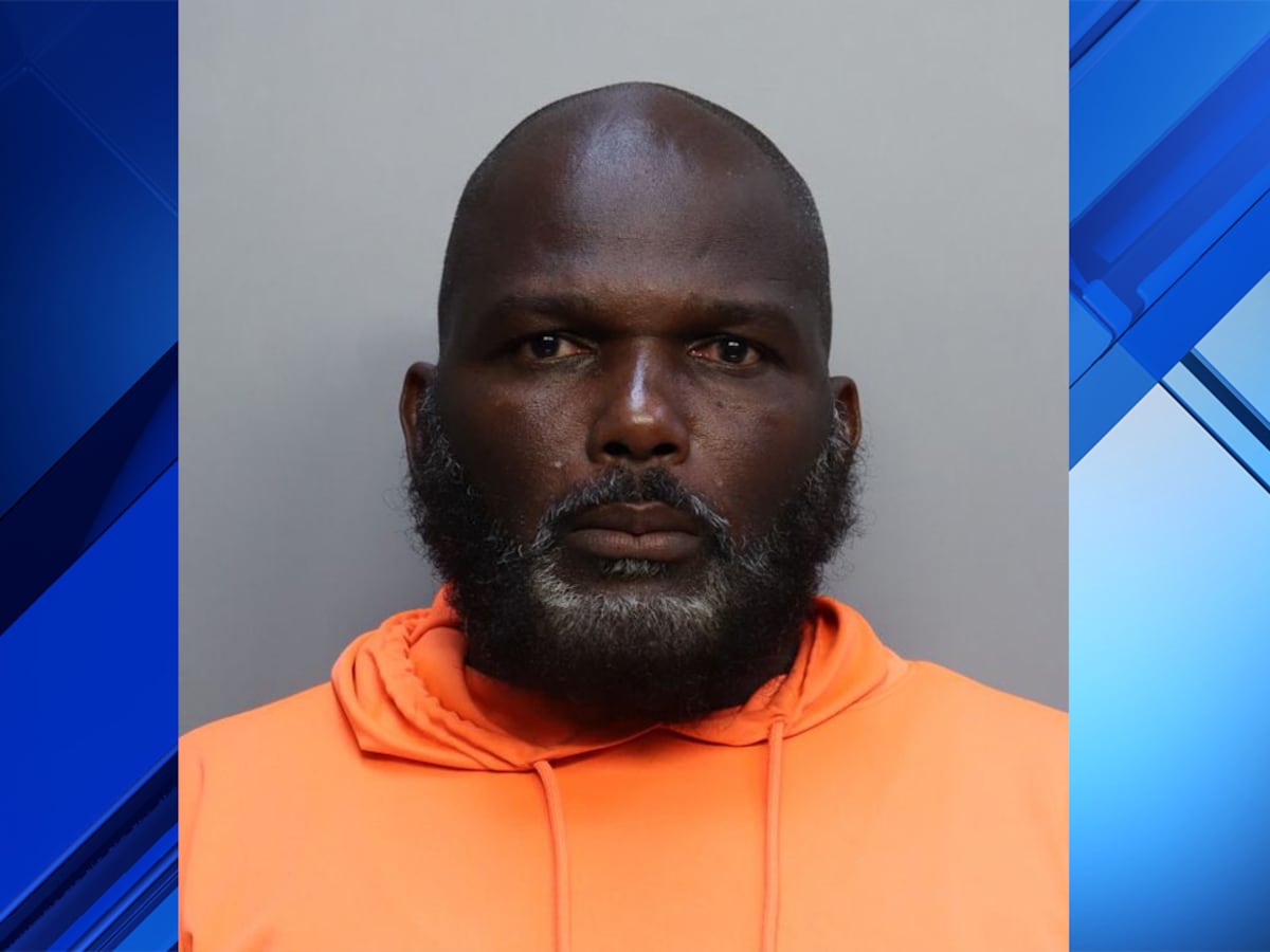 Image linked from the original feed: Acusan a falso contratista de techos de estafar a mujer de Miami-Dade por miles de dólares