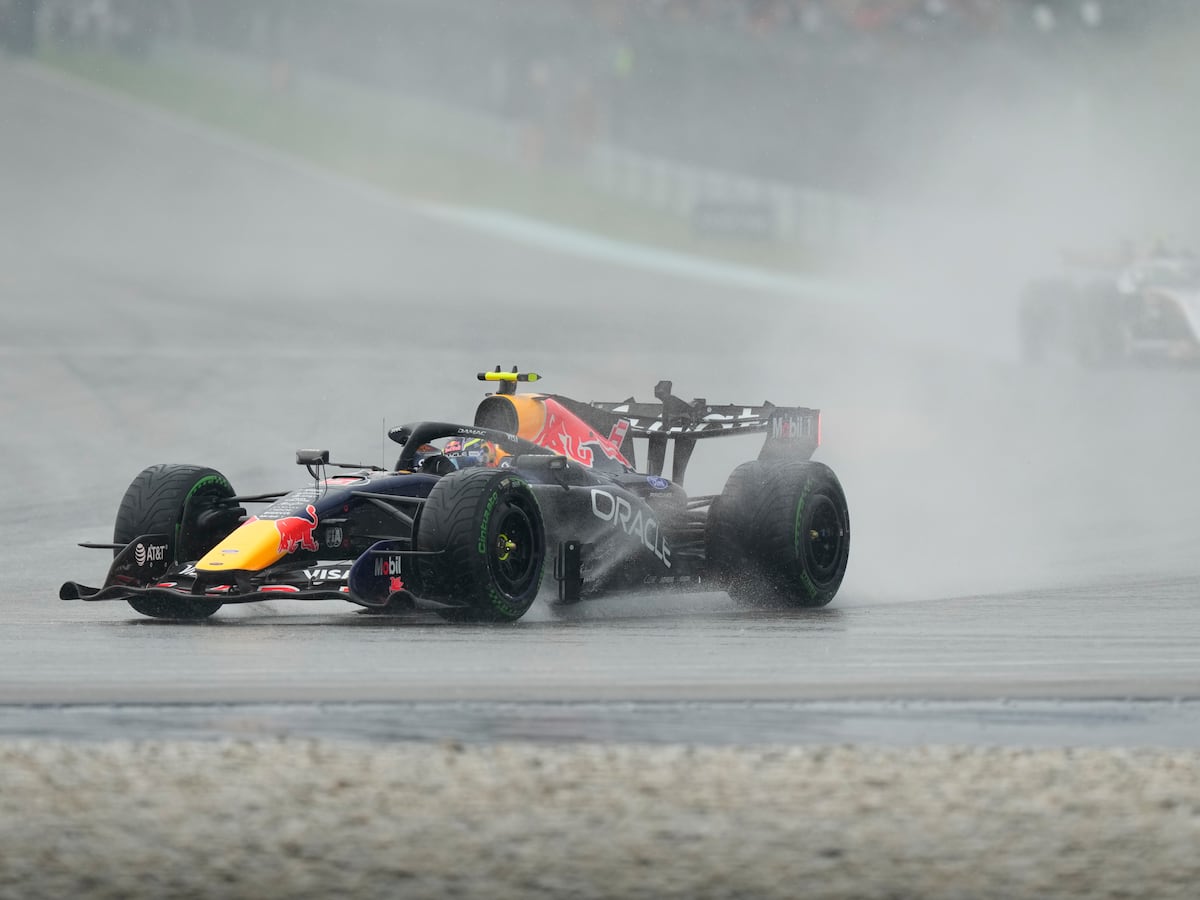 Formula 1 Race Start in Malaysia Delayed by Heavy Rain, Causing Technical Issues