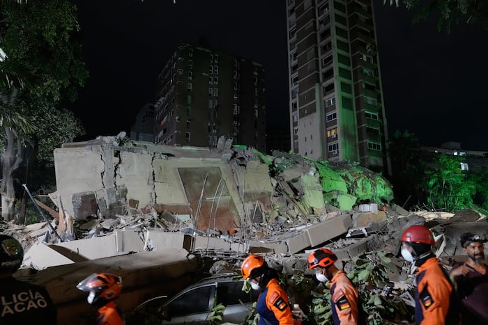 2 powerful quakes hit Venezuela, killing at least 164 and injuring nearly 1,000