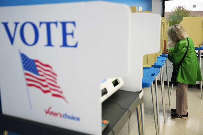 Sea levels to rise on West Coast; voters dissatisfied with parties