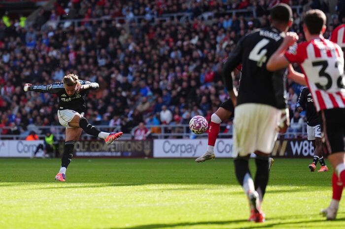 Aston Villa Scores First Premier League Goal Draws 1-1 With 10-Man Sunderland