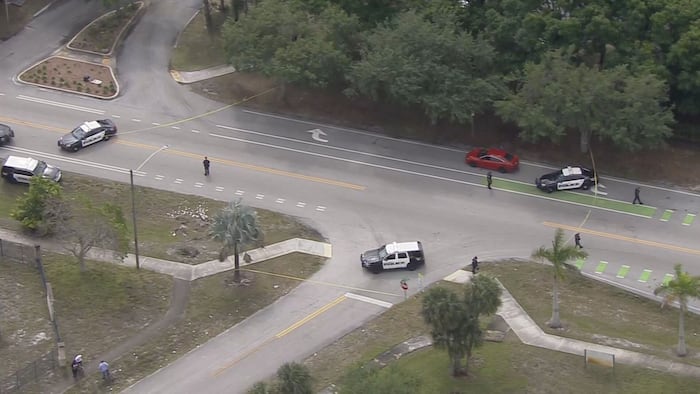 Possible shooting leads to road closure in Hollywood