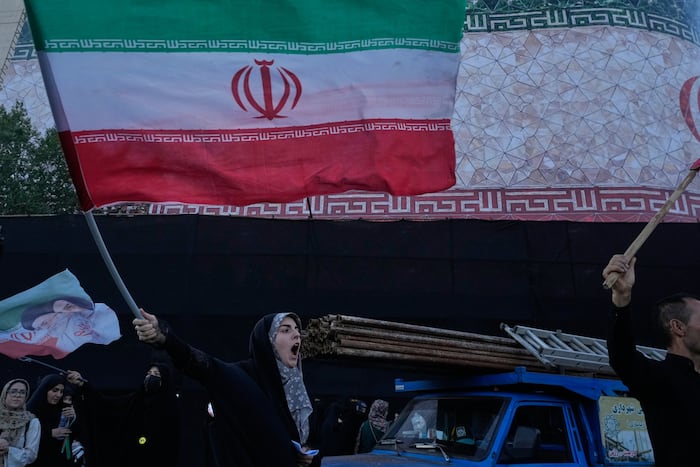 Deal is reached to end Iran war and Trump orders stop to US naval blockade