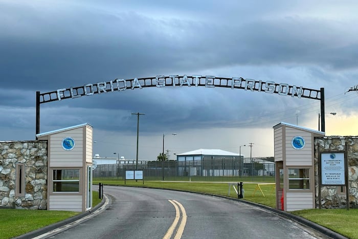 Man convicted of killing a traveling salesman becomes first person executed in Florida this year