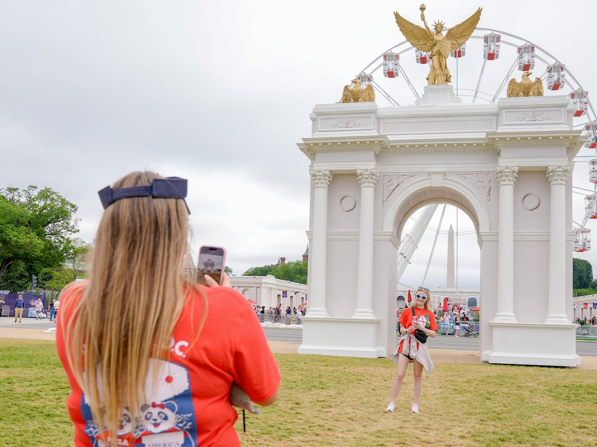 Image linked from the original feed: Trump's arch could harm the integrity of many of Washington's historical sites, report says