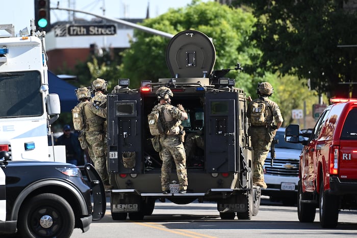 Police locked in negotiations with man in Bakersfield holding hostages
