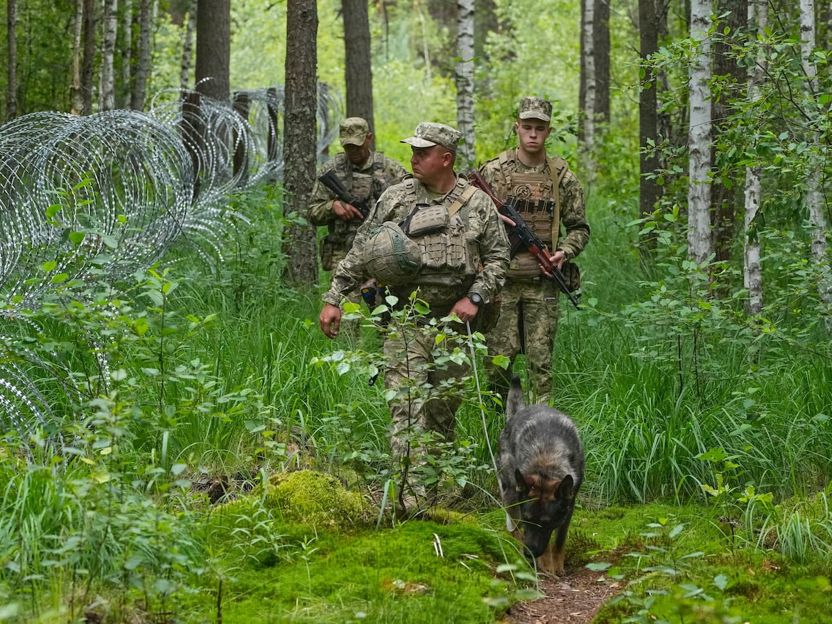 Image linked from the original feed: Ukraine is still fortifying its border with Belarus years after Russia invaded from there