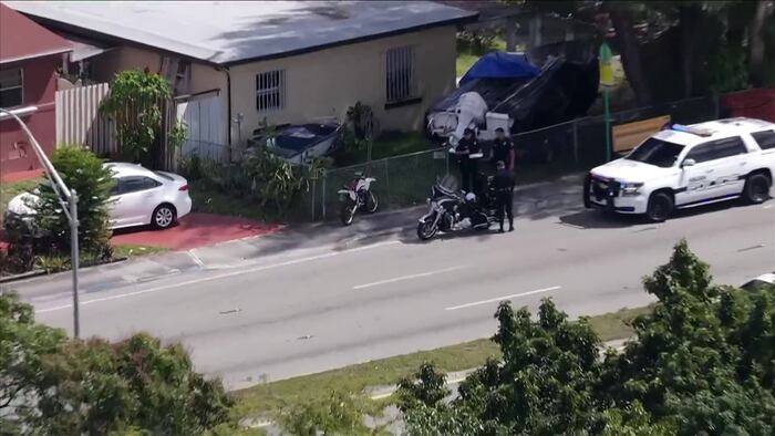 Police: 1 taken into custody after armed robbery attempt in Hialeah