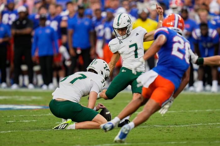 South Florida Upsets No. 13 Florida 18-16, Intensifies Pressure on Coach Napier