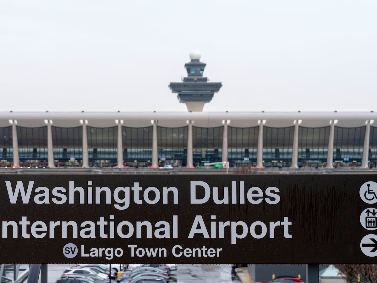 Image linked from the original feed: Trump is set to announce a $22B makeover of Dulles airport that will eliminate the 'people movers'
