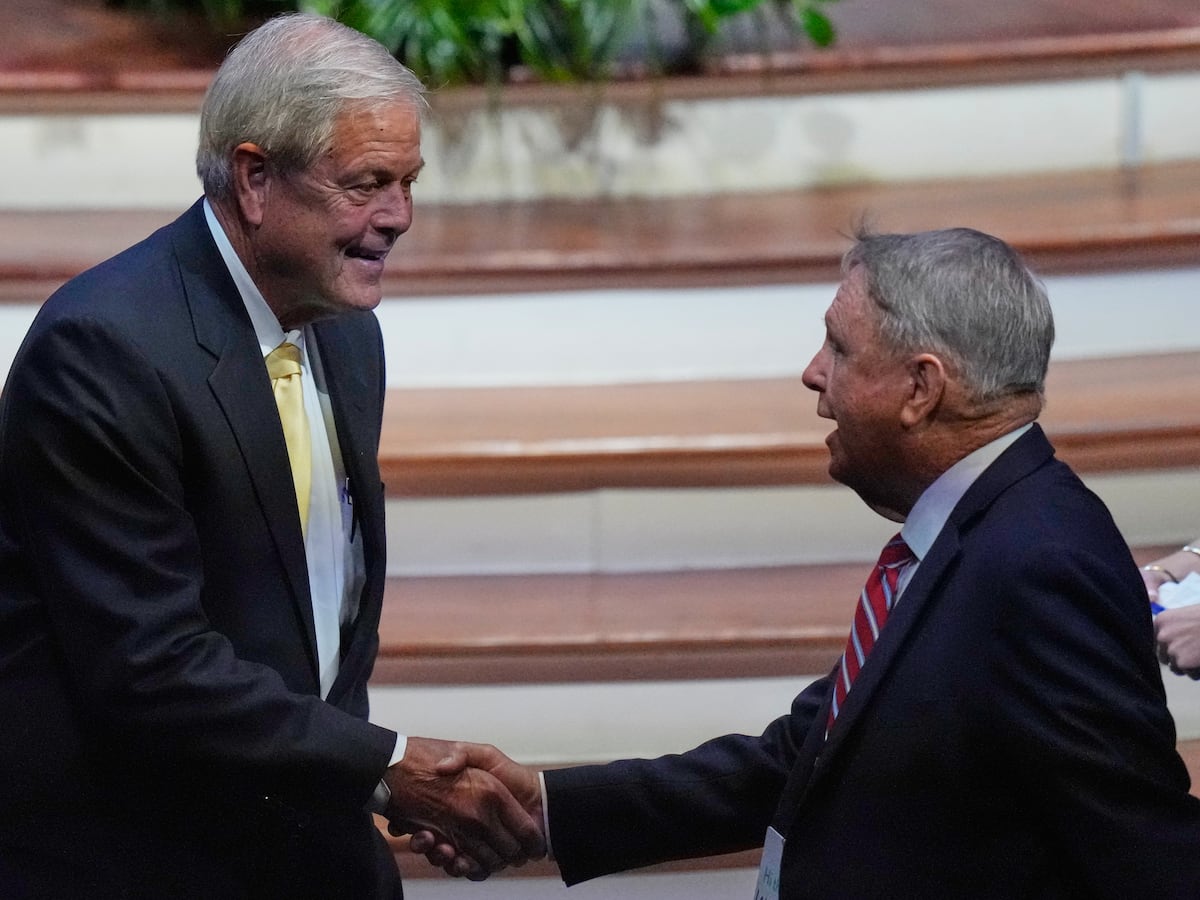 Image linked from the original feed: Lindsey Graham returns home one last time for his funeral in South Carolina