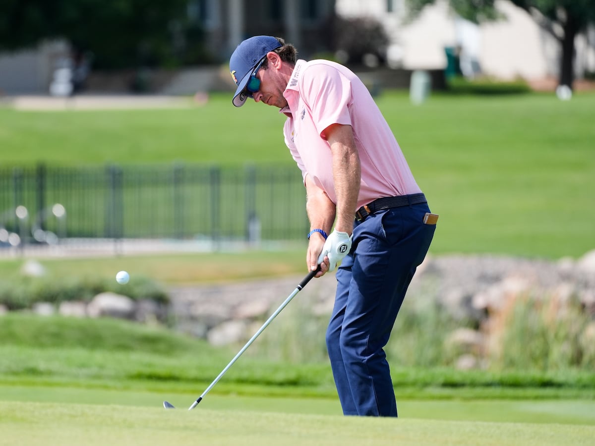 Image linked from the original feed: Kohles shoots 62 to take the 1st-round lead in the 3M Open. Scheffler 3 shots back