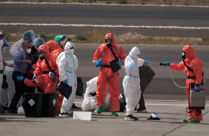 2 passengers, French and American, test positive for hantavirus after cruise ship evacuation