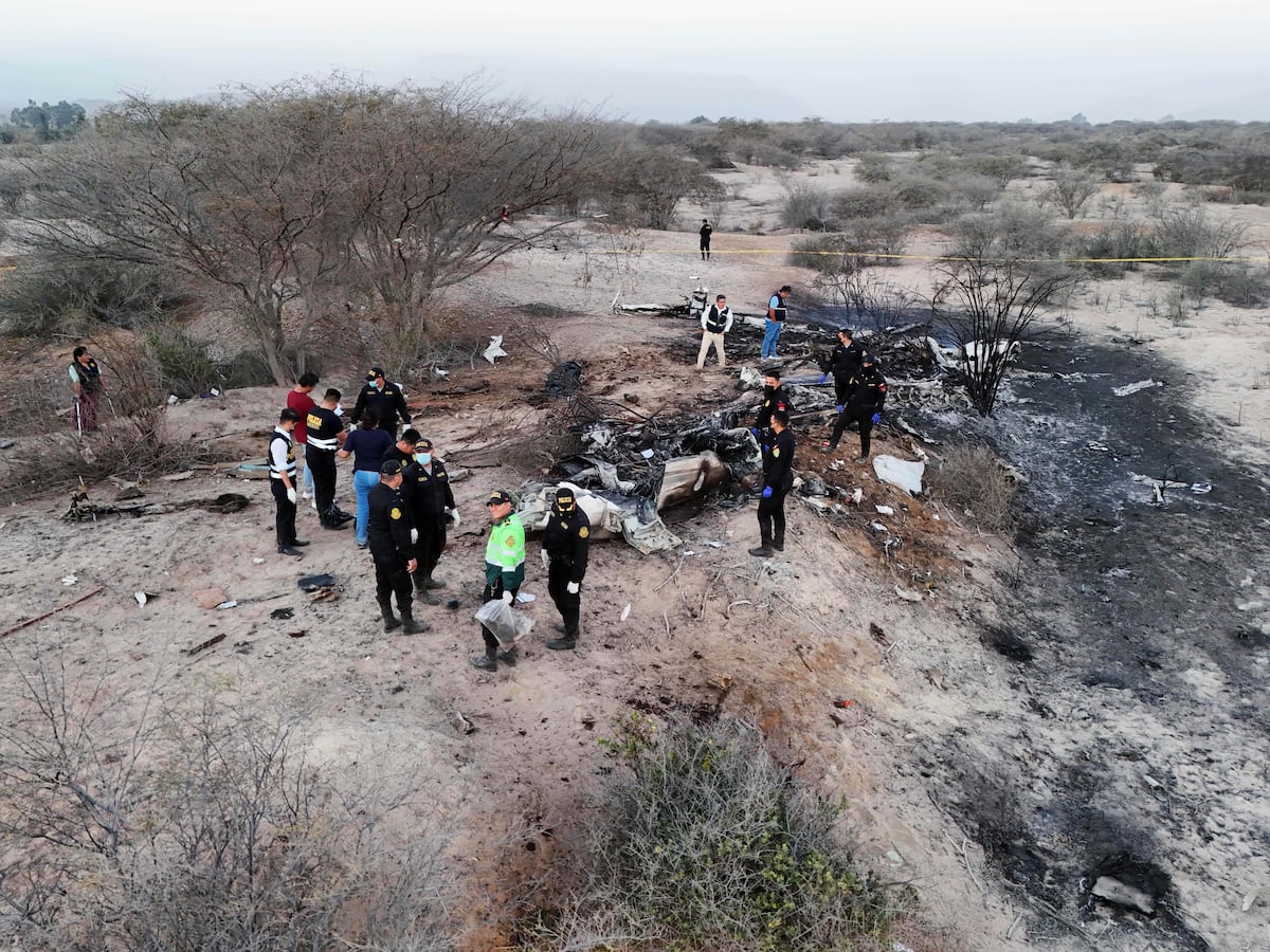 Image linked from the original feed: Perú identifica muertos en accidente aéreo; España recomienda no tomar vuelos sobre líneas de Nazca
