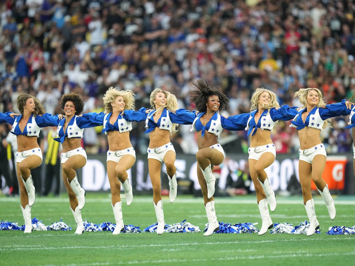 Dallas Cowboys Cheerleaders Agree to Collective Bargaining Representation