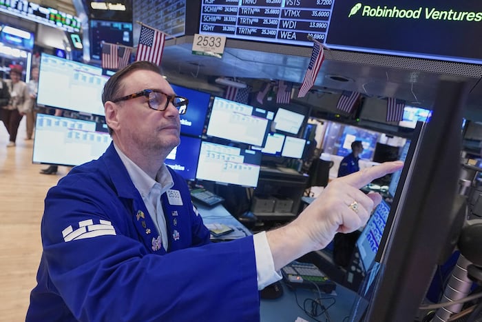 US stocks edge up toward more records as crude oil prices ease