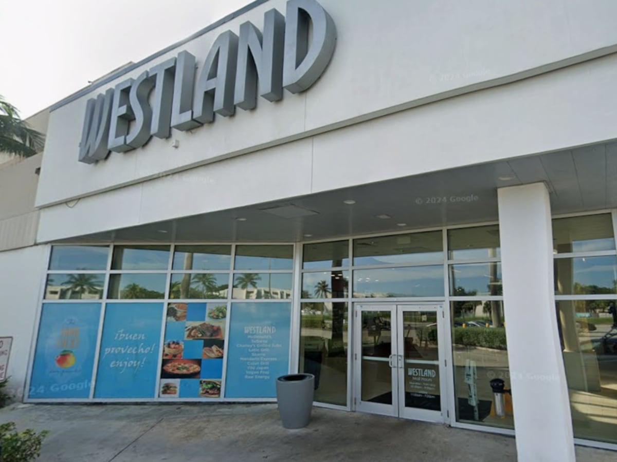 Image linked from the original feed: Roaches inside the rice! Plus rodent and roach issues at Westland Mall