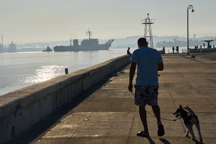 2 Mexican Navy ships laden with humanitarian aid dock in Cuba as US blockade sparks energy crisis