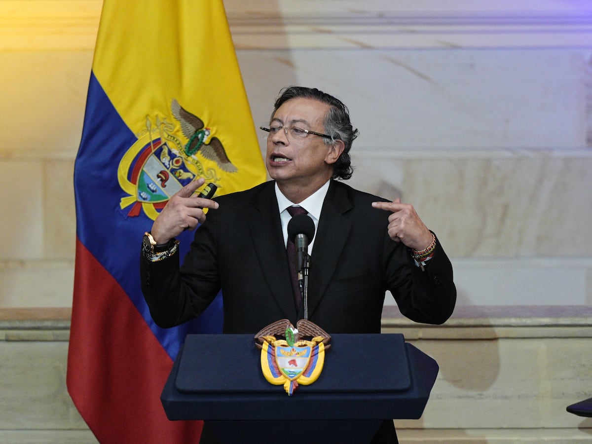 Image linked from the original feed: Petro llega a Cuba para entrevistarse con Díaz-Canel, destaca apoyo de la isla en la paz en Colombia