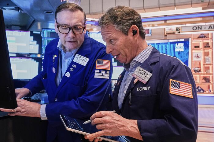 US stocks drift after discouraging economic reports don't change expectations for rate cuts much