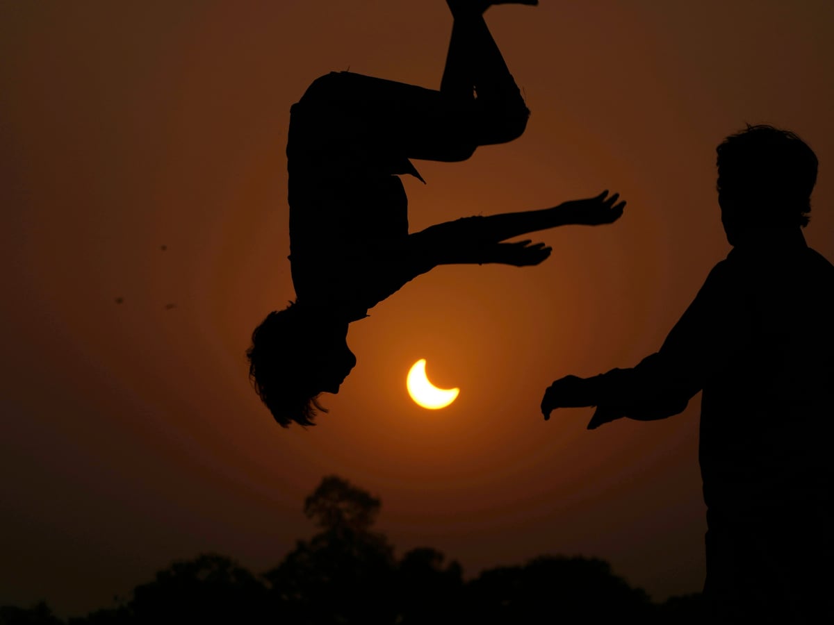 Image linked from the original feed: One Tech Tip: Using your smartphone to capture the August total solar eclipse over Europe