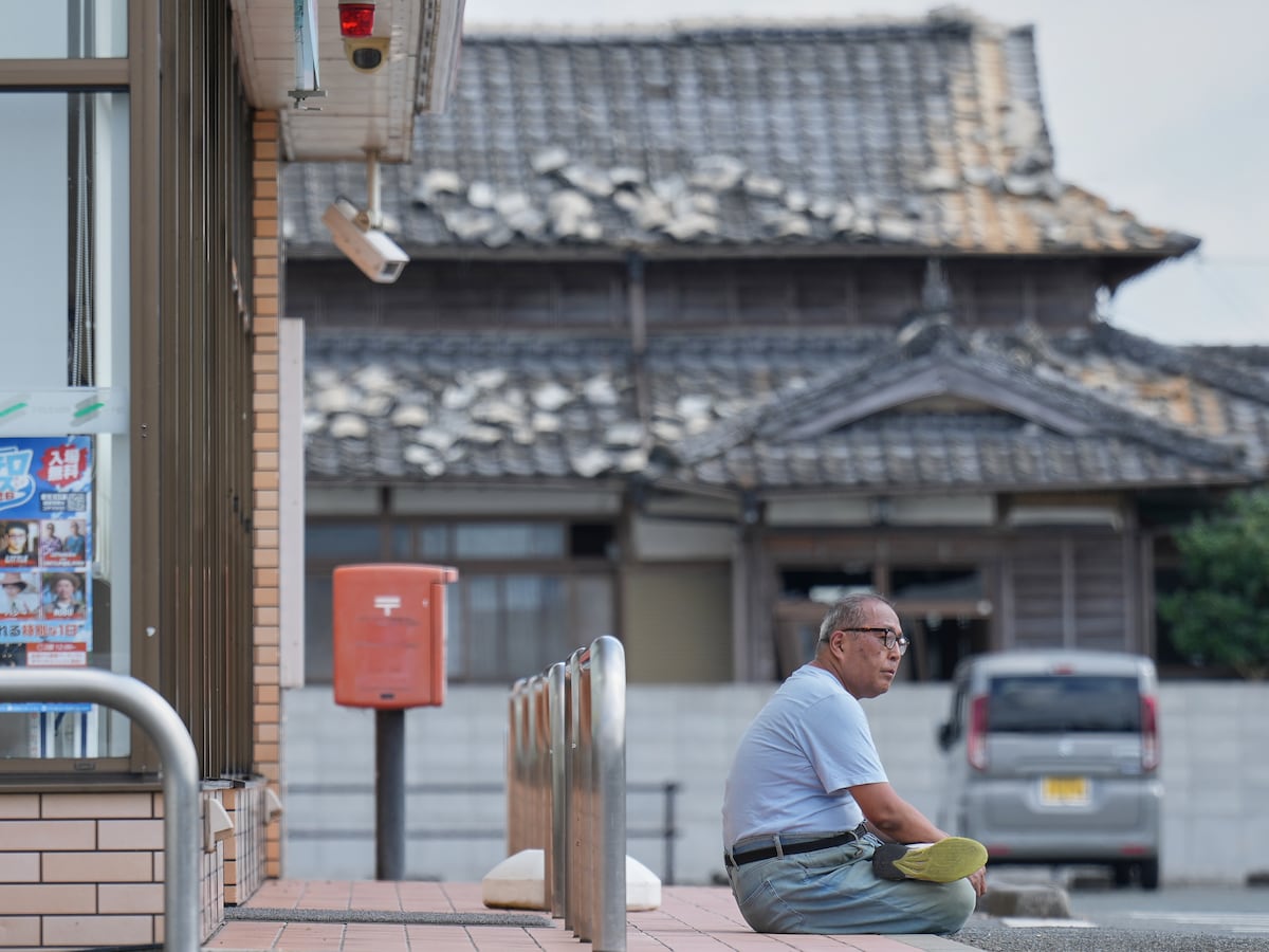 Image linked from the original feed: Hope dwindles for rescue in southwestern Japan quake as death toll climbs to 23
