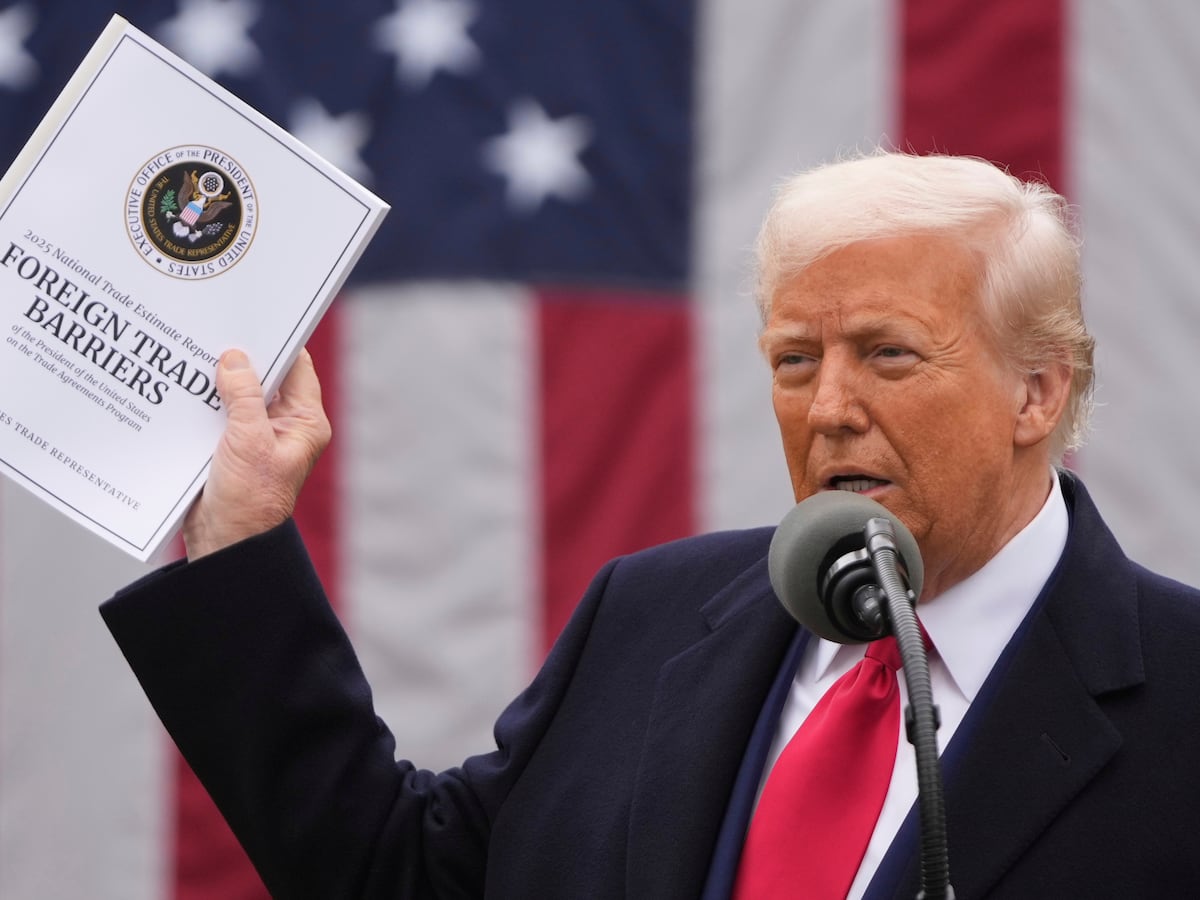 Factory Workers Express Disillusionment with Republican Policies Amidst Midterm Elections