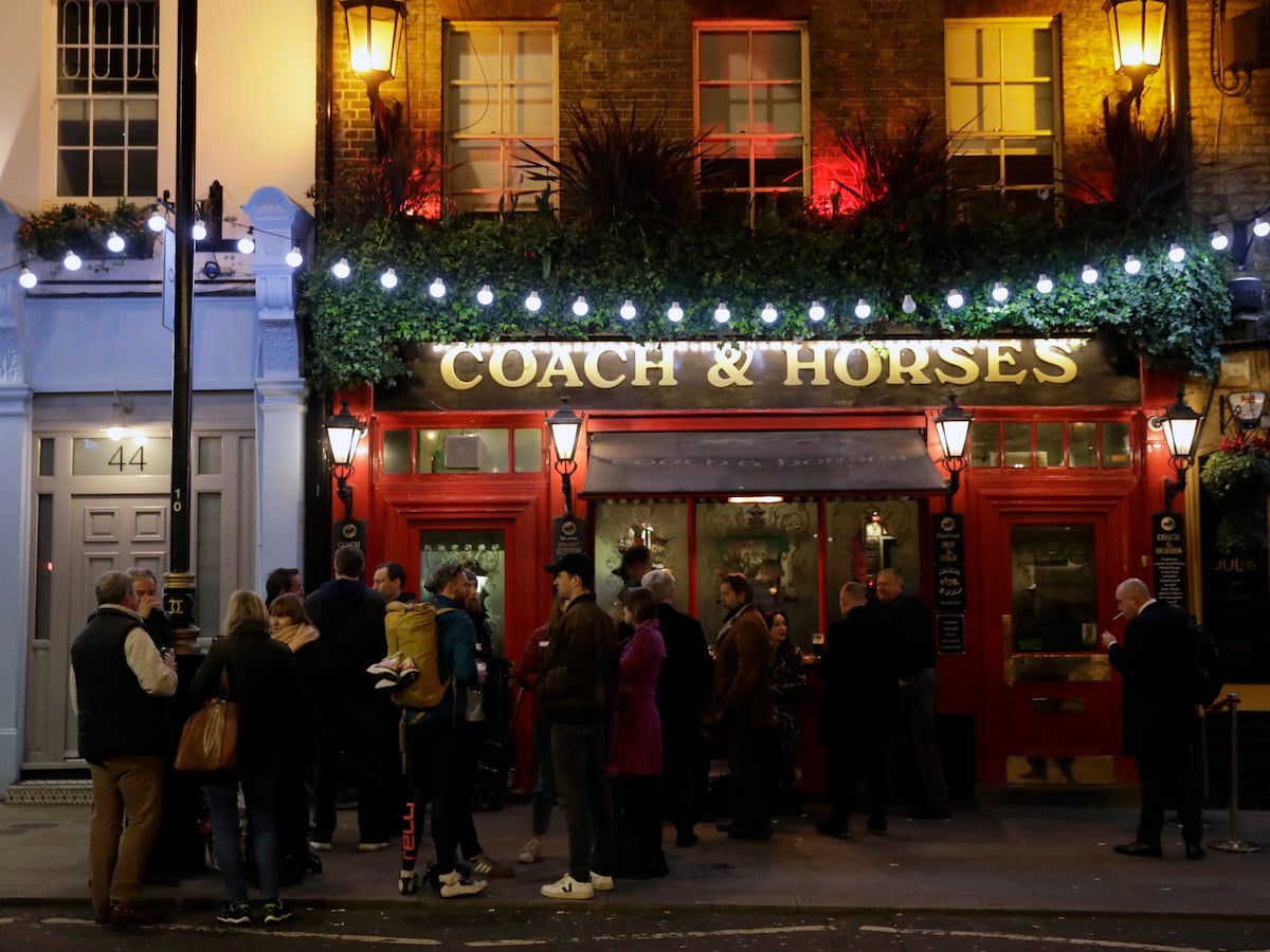 Image linked from the original feed: Plan to limit 'vertical drinking' decried by pub landlords and UK politicians