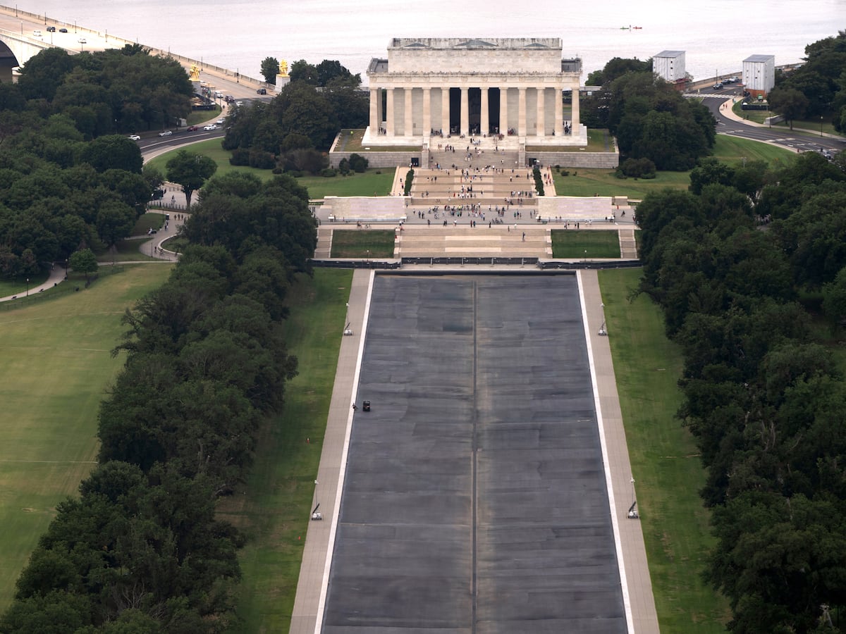Image linked from the original feed: Justice Department drops criminal case against ex-Olympian charged with damaging Reflecting Pool
