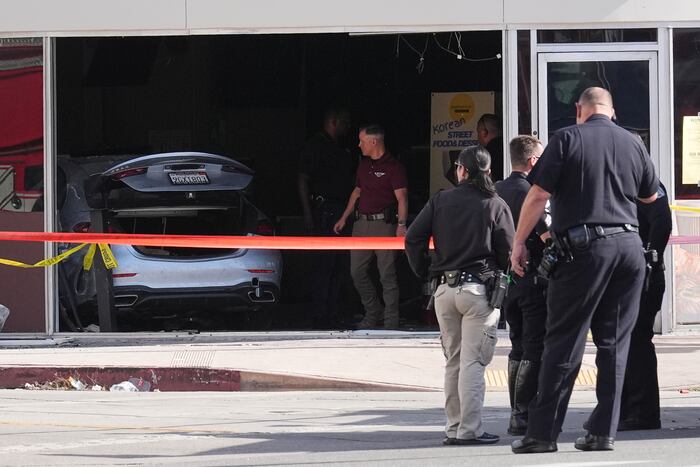 3 dead, 6 hurt after 92-year-old driver hits bicyclist and crashes into Los Angeles grocery store