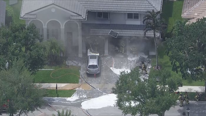 Firefighters respond to house fire in Weston