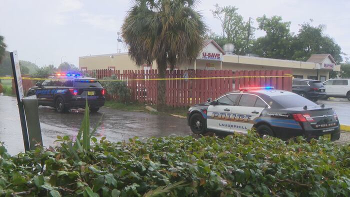 Suspect in custody after shooting man in back, Lauderhill police say