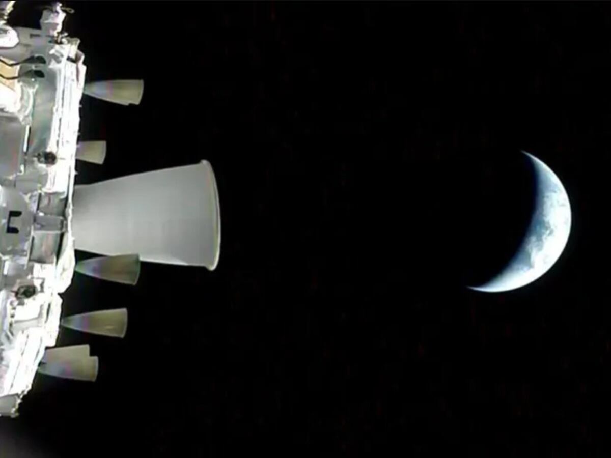 A view of the Earth from NASA’s Orion spacecraft as it orbits above the planet during the Artemis II test flight. NASA astronauts Commander Reid Wiseman, Pilot Victor Glover, and Mission Specialist Christina Koch, and CSA (Canadian Space Agency) astronaut Mission Specialist Jeremy Hansen, launched at 6:35 p.m. EDT on Wednesday, April 1, 2026, on an approximately 10-day mission around the Moon and back to Earth.
NASA