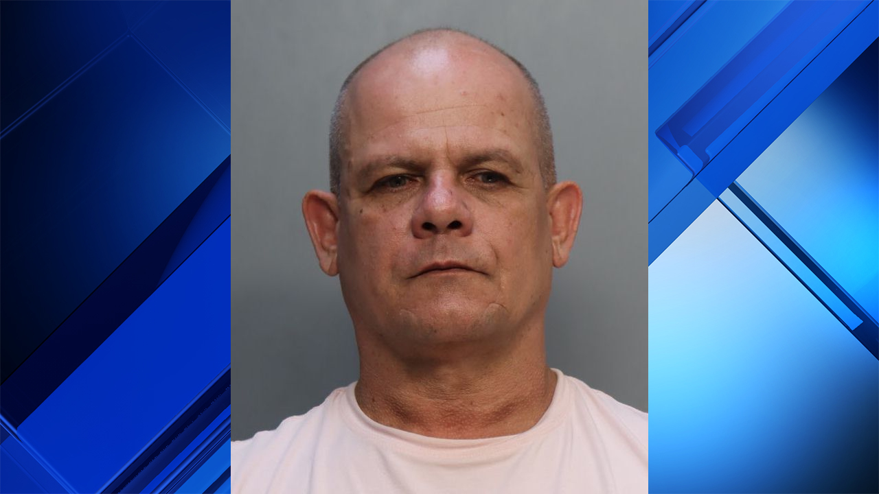 Police: Knife-wielding Miami man charged with attempted murder