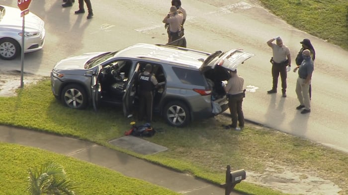 Search for suspect in Miami-Dade police chase ends in Miami Gardens