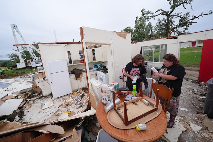 Texas tornado leaves 5 injured, buildings collapsed and homes without roofs