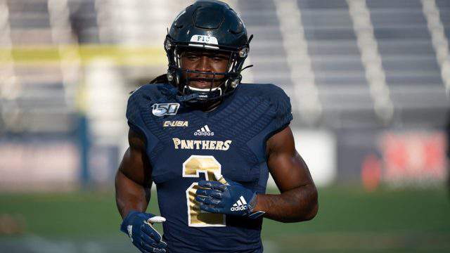 Jones With 4 Tds As Fiu Beats Charlotte 48 23